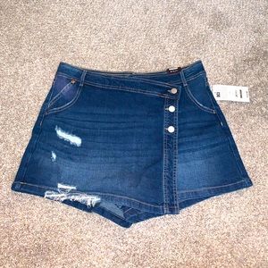 [NWT] No Boundaries Denim Skort